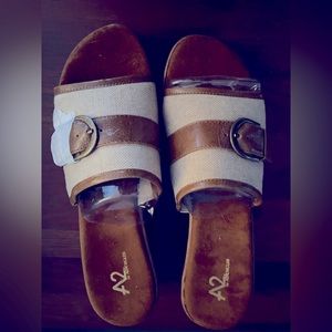 Aerosoles A2 Slides -Cream/tan. New with box